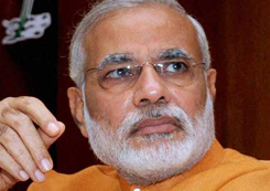 मोदी के ‘56 इंच की छाती’ वाले बयान पर ली चुटकी 